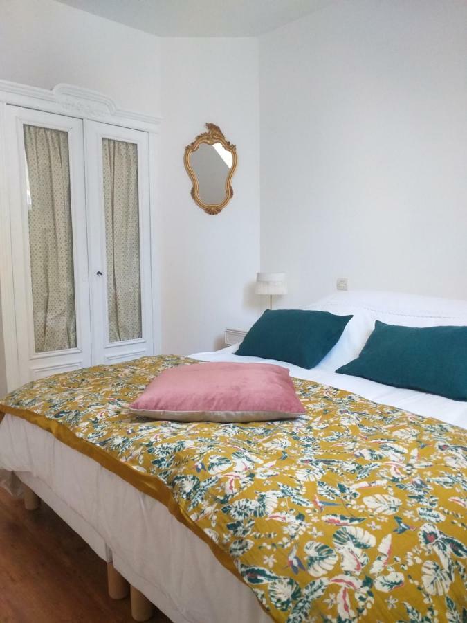 La Maison Des Jeanne Байо Екстериор снимка